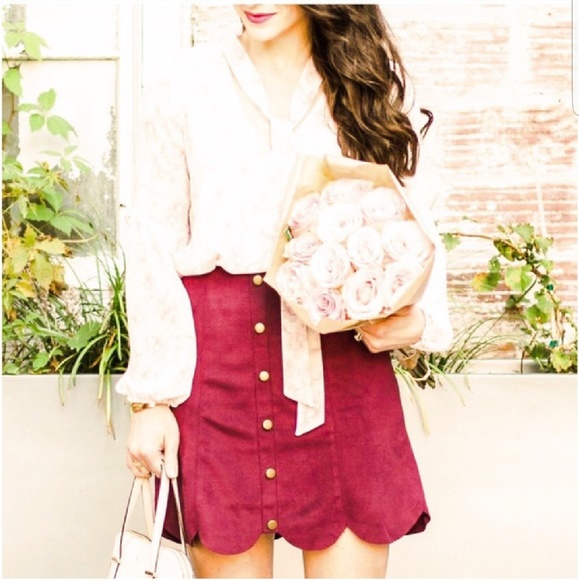 LC Lauren Conrad Dresses & Skirts - LC Lauren Conrad Wine Scallop Skirt